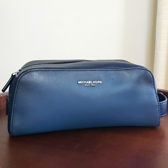 Michael Kors Leather Toiletry Holder Navy - Picture 1 of 16